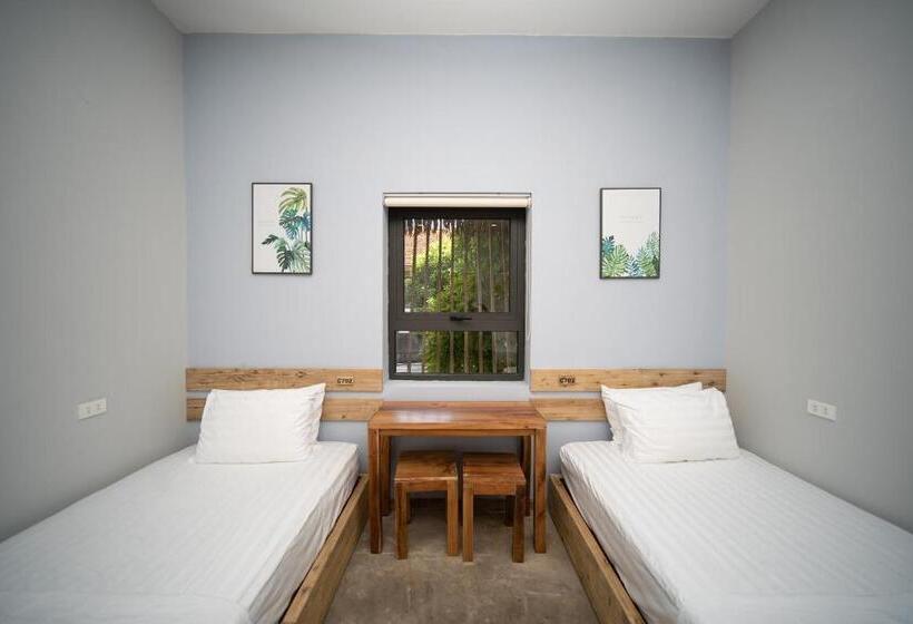 اتاق استاندارد سه تخته با سرویس بهداشتی مشترک, 9station Hostel & Bar Phu Quoc