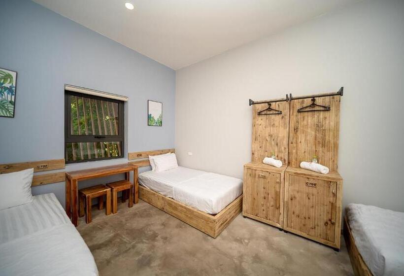 اتاق استاندارد چهارنفره با سرویس بهداشتی مشترک, 9station Hostel & Bar Phu Quoc