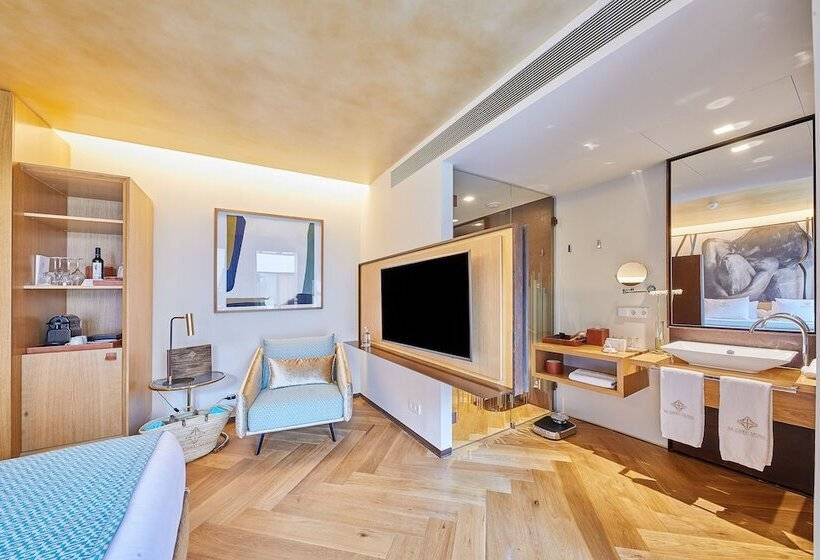 جناح جونيور سوبريور, Sa Creu Nova Petit Palais Art & Spa