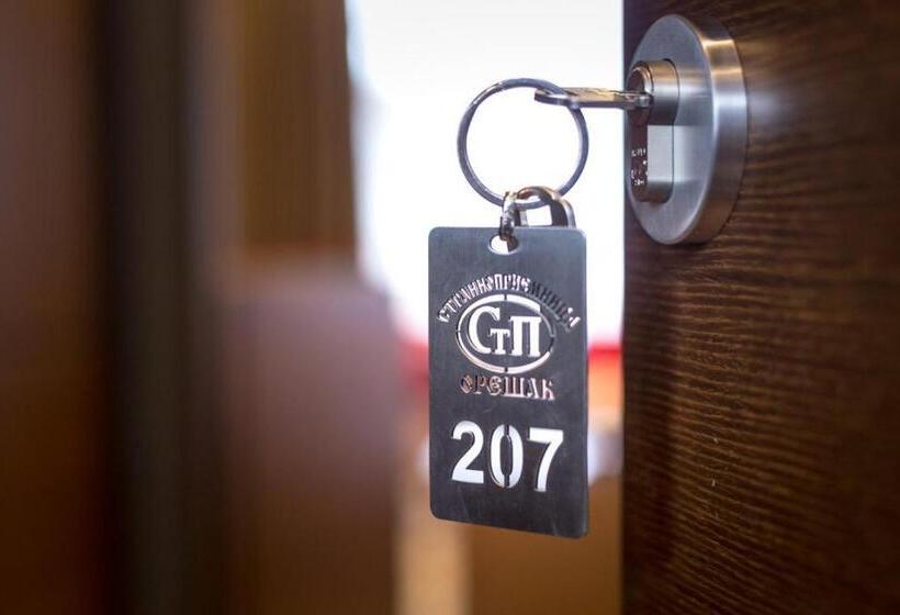 キングサイズベッドのデラックススイート, Family Hotel Strannopriemnitza
