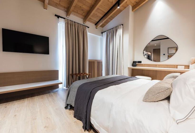 سوئیت راحتی, Revi Mountain Resort