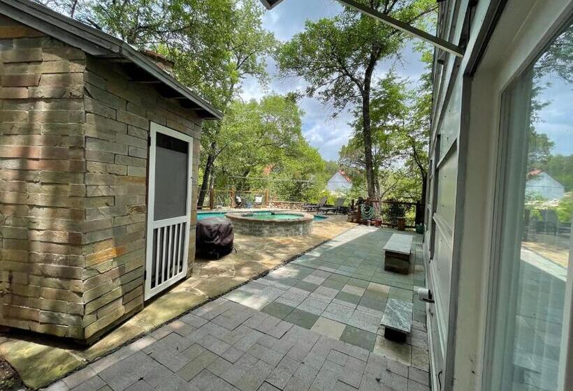 Family Suite, The Rivery Retreat, Choose From Luxury Guesthouse Cabin Or Suite In Lake Austin Hill Country