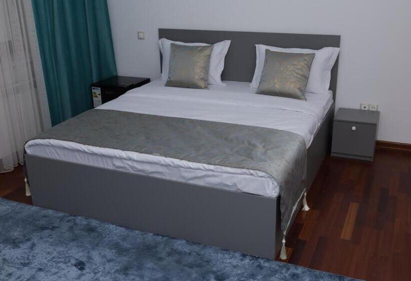 اتاق استاندارد با سرویس بهداشتی مشترک, Five Villas