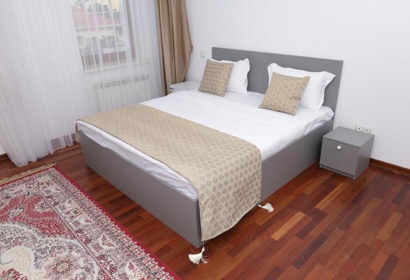 اتاق استاندارد با سرویس بهداشتی مشترک, Five Villas
