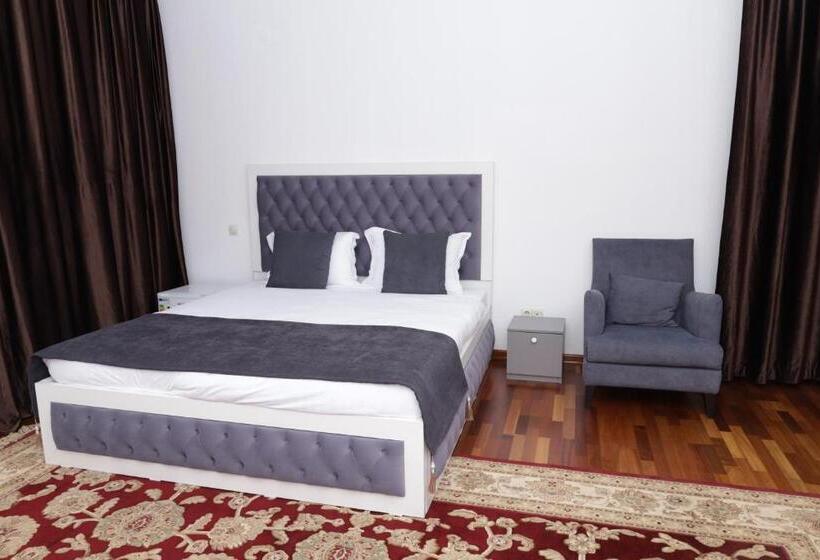اتاق استاندارد با سرویس بهداشتی مشترک, Five Villas