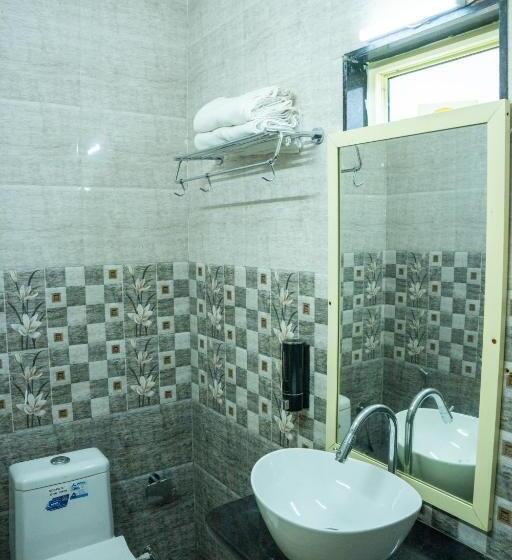 اتاق استاندارد, Pednekar Plaza Inn