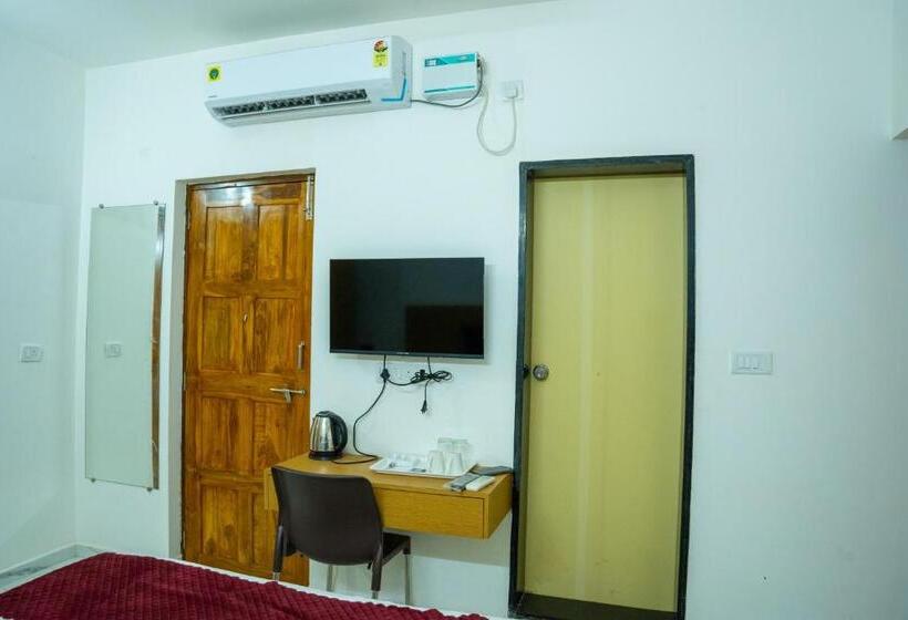 اتاق استاندارد, Pednekar Plaza Inn