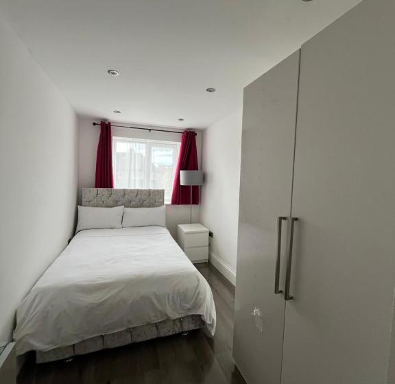 标准间, Double Guest Room 40 Minutes From Central London