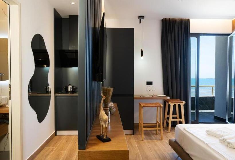 اتاق استاندارد با بالکن, Azure Sea View Apartment S