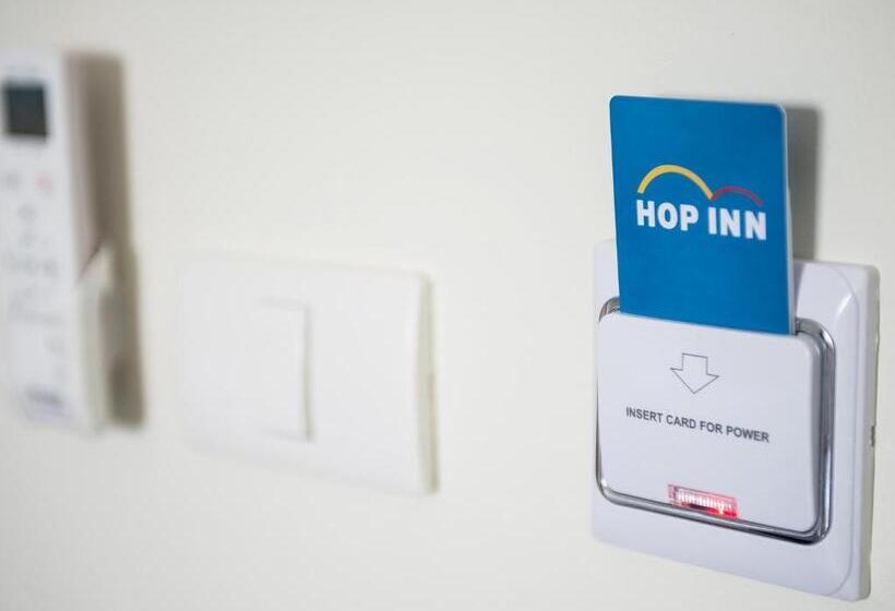 اتاق استاندارد با بالکن, Hop Inn Ayutthaya