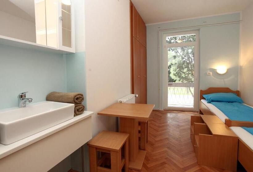 اتاق استاندارد, Hostel Soline