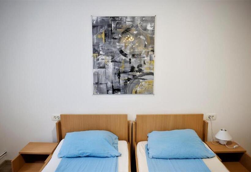 اتاق استاندارد, Hostel Soline