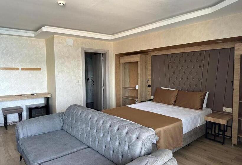 Deluxe Suite Sea View, Point Beach