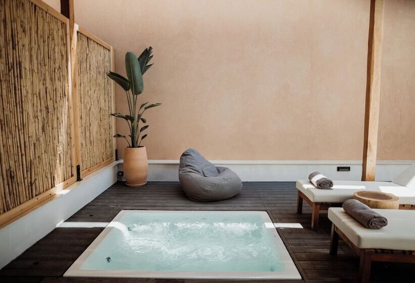 디럭스 트리플 룸, Kalani Residence