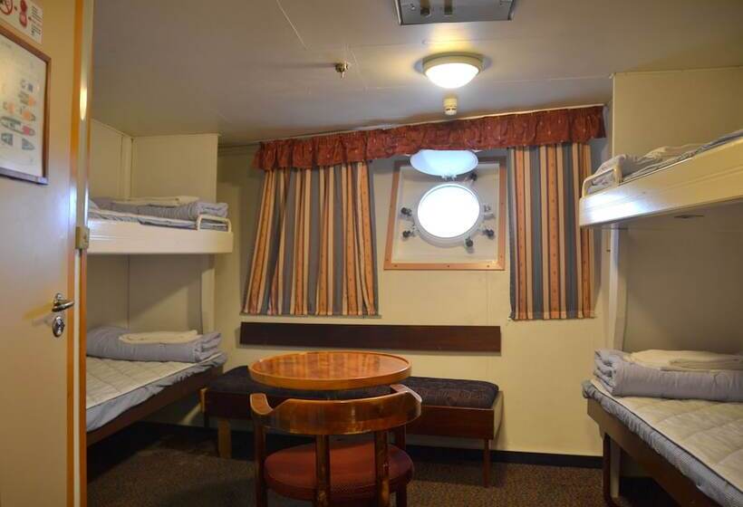 4인용 스탠다드 룸, Laivahostel S/s Bore