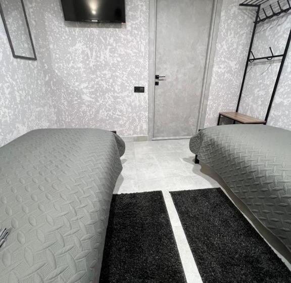 اتاق استاندارد با سرویس بهداشتی مشترک, Avto Spa