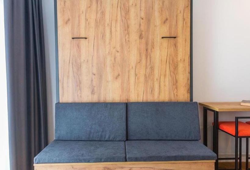 استودیوی استاندارد, Aparthotel Phoenix