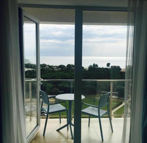 スタンダードルーム, Blooming By The Sea   Camere Cu Vedere Frontală Spre Mare