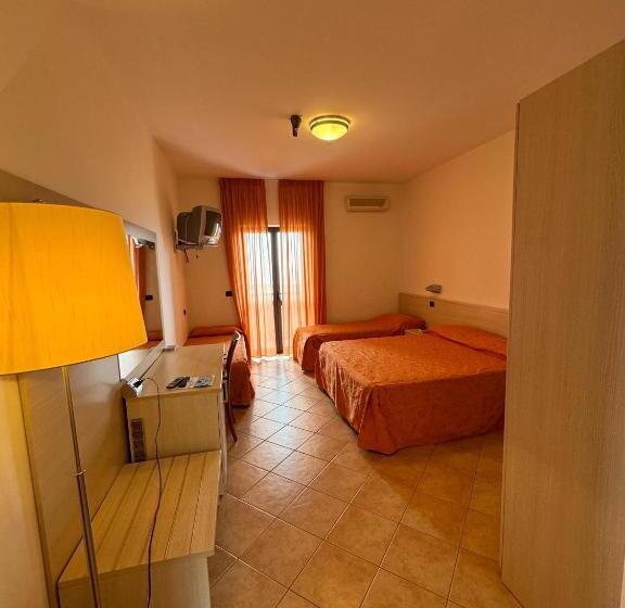 اتاق استاندارد چهار تخته, Athena Palace