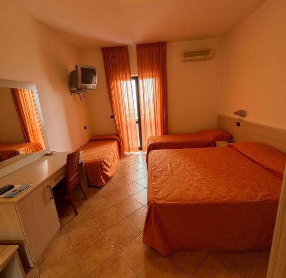 اتاق استاندارد چهار تخته, Athena Palace