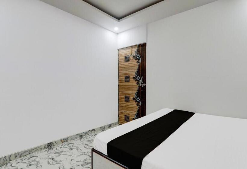 Quarto Triplo Clássico, Oyo Kn Guest House
