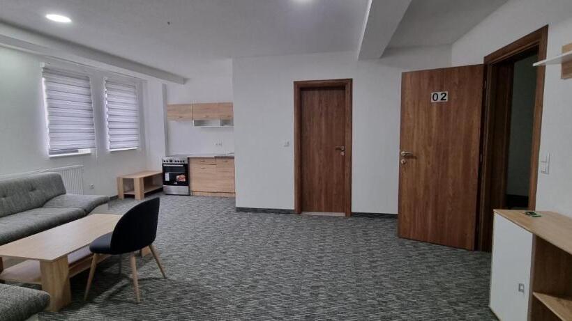آپارتمان 1 خوابه, Poslovno Edukativni Centar