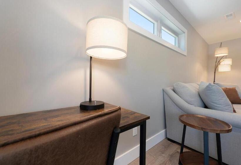 2 Bedroom Apartment with Views, The Birches