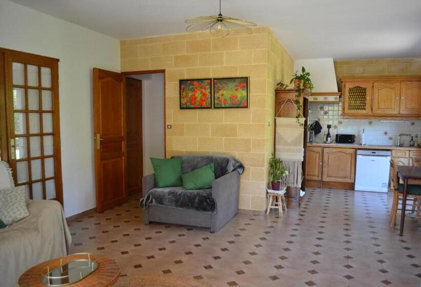 خانه 1 خوابه, Maison Rénovée Avec Terrasse Privative Et Jardin Au Centre De Gemenos
