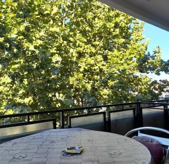 اتاق استاندارد سه تخته با بالکن, Ulpiana   Apartments,rooms,hostel