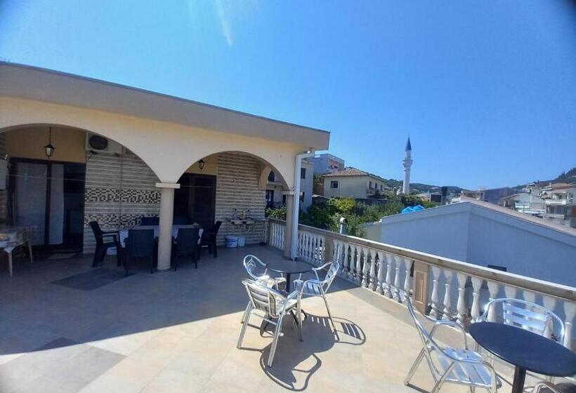 اتاق استاندارد با تراس, Ulpiana   Apartments,rooms,hostel