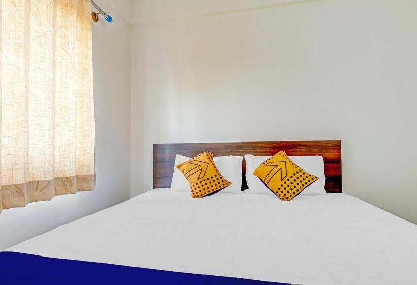Трехместный Номер Классика, Spot On 78782 Hotel Om Classic