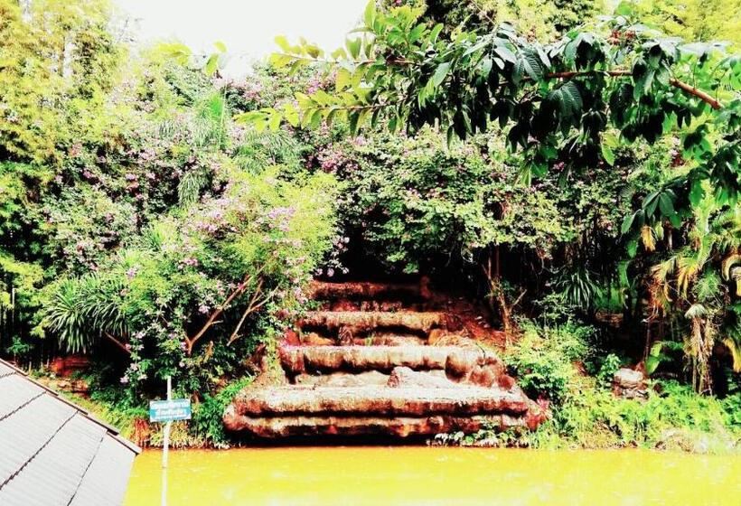 Хижина, Rayong Phurua Resort
