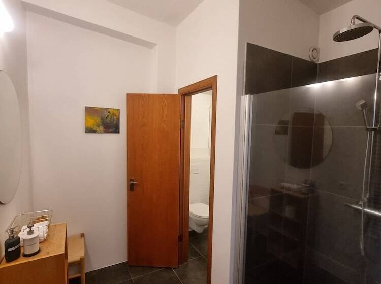 اتاق استاندارد با سرویس بهداشتی مشترک, Spói Guesthouse