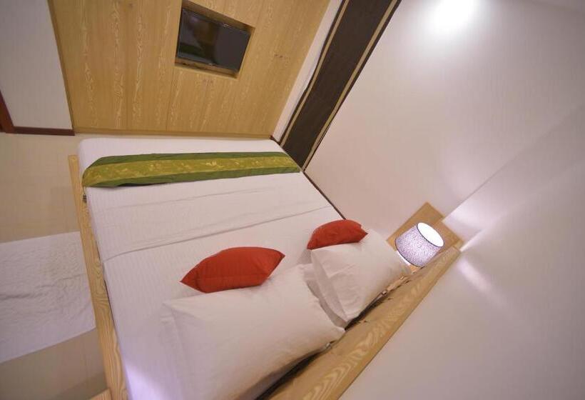 اتاق لوکس با تخت بزرگ, Hathaa Beach Maldives