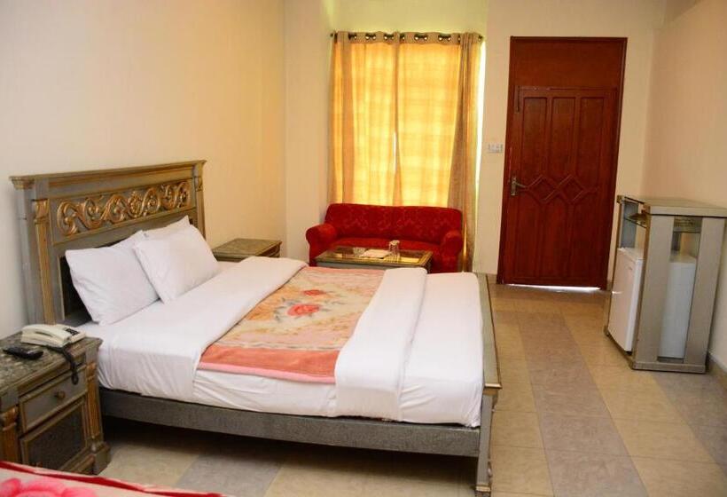 اتاق لوکس سه تخته, Move N Pick  Murree