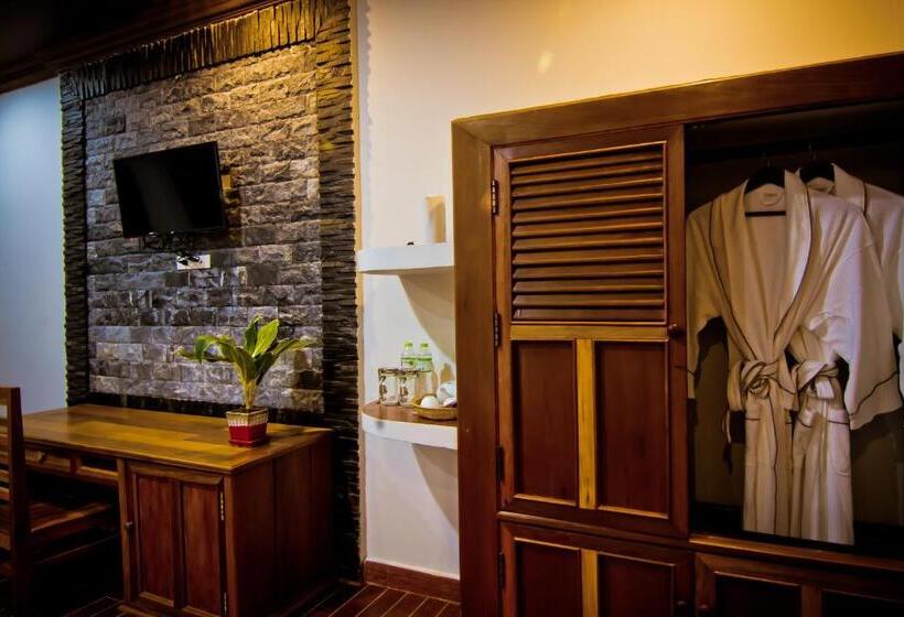 سوییت خانوادگی, Ravorn Villa Boutique