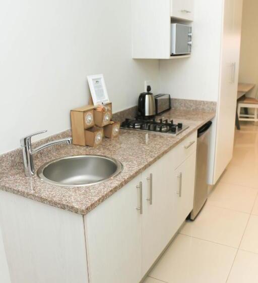 Апартаменты 1 Спальня с Балконом, The Milkwood Beach Apartments