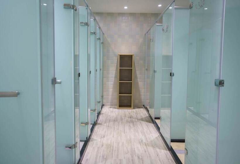 تختخواب در اتاق مشترک, Uz Hostel
