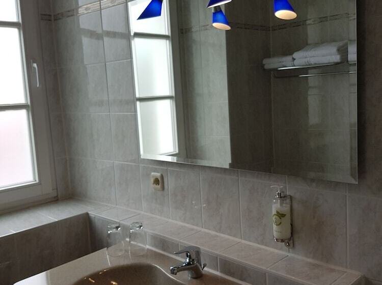 Quarto Economy, Bei Zwillings Hotel & Restaurant