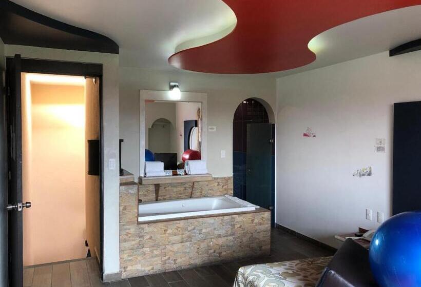 Quarto Estandar com Hidromassagem, Hotel & Villas 7