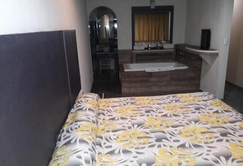 Quarto Estandar com Hidromassagem, Hotel & Villas 7