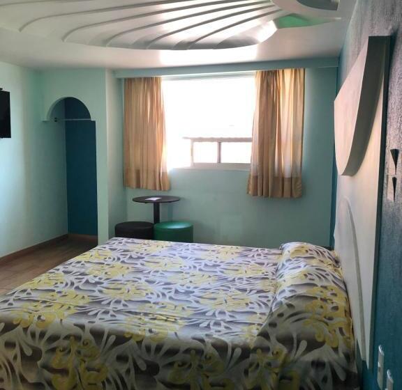 Quarto Estandar com Hidromassagem, Hotel & Villas 7