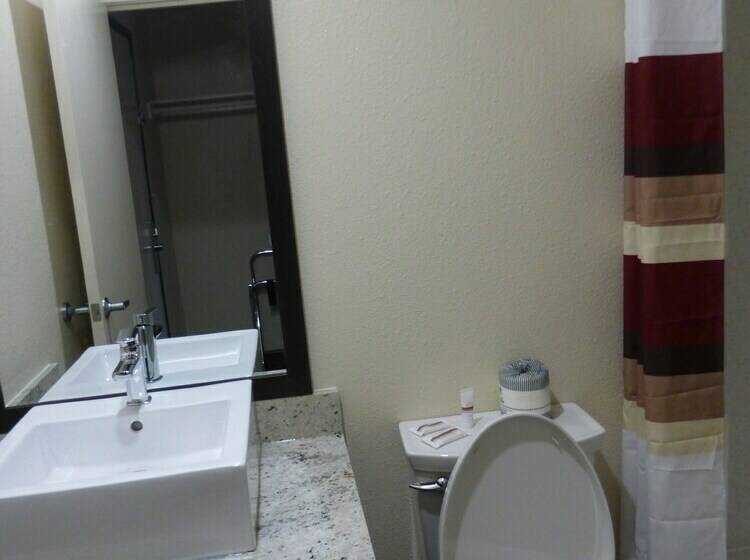 디럭스 룸, Red Roof Inn Hayward