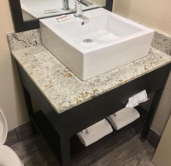 스탠다드 룸 킹사이즈 침대, Red Roof Inn Hayward