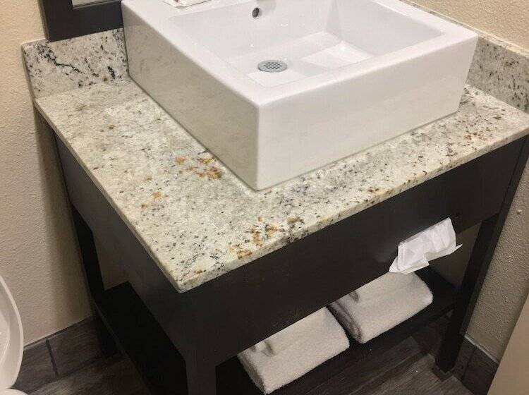 디럭스 룸, Red Roof Inn Hayward