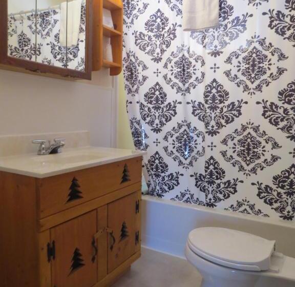 Четырехместный Номер Классик, The Pines Country Inn