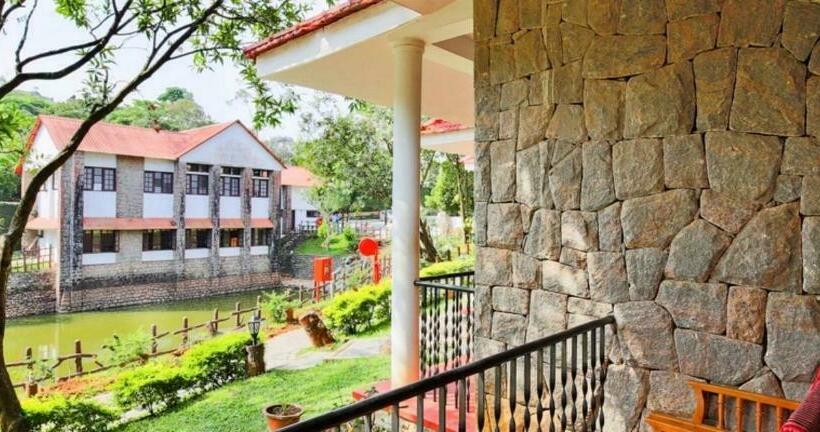 デラックスルーム, Adrak Summer Sand Hill Resort Vagamon