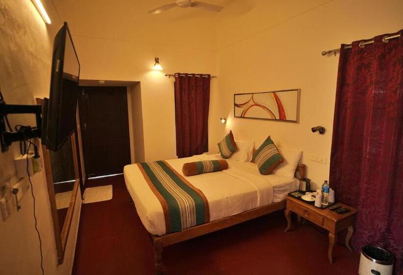 スーペリアールーム, Adrak Summer Sand Hill Resort Vagamon