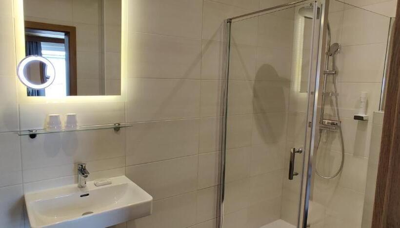 اتاق لوکس با بالکن, Zomm In Seefeld