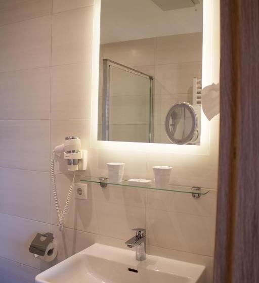 اتاق لوکس با بالکن, Zomm In Seefeld